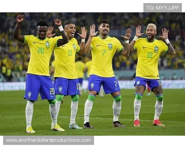 拉菲尼亚与维尼修斯在新赛季的表现持续提升，成为球迷关注的闪耀之星