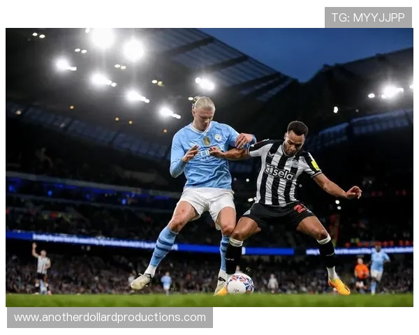 曼城防守稳定性出现波动,球队近期状态起伏对其争冠形势形成影响 曼城防守稳定性出现波动,球队近期状态起伏对其争冠形势形成影响